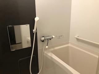 バス・シャワールーム　広々した浴室で、ゆったりできます。