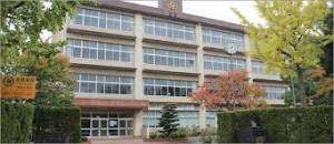 中学校　高岡市立戸出中学校（中学校）まで1473m