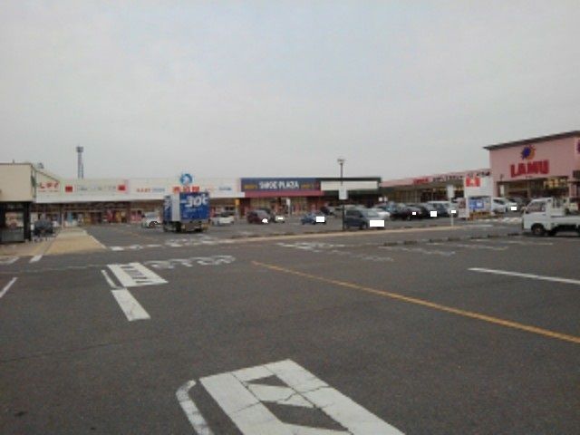 ショッピングセンター　フレスポ西条様（ショッピングセンター）まで500m