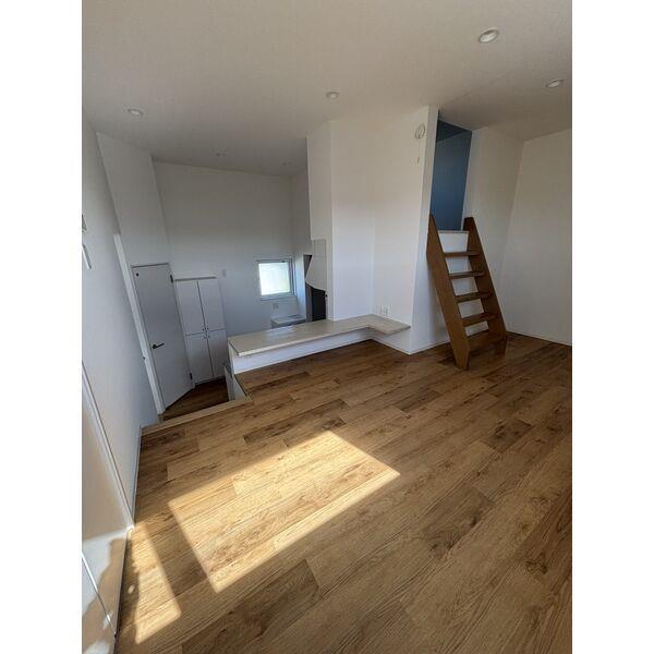 居室・リビング　すべて参考写真です（反転タイプあり）