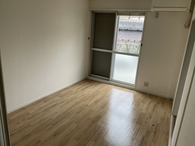 居室・リビング　コンパクトで使いやすい洋室です