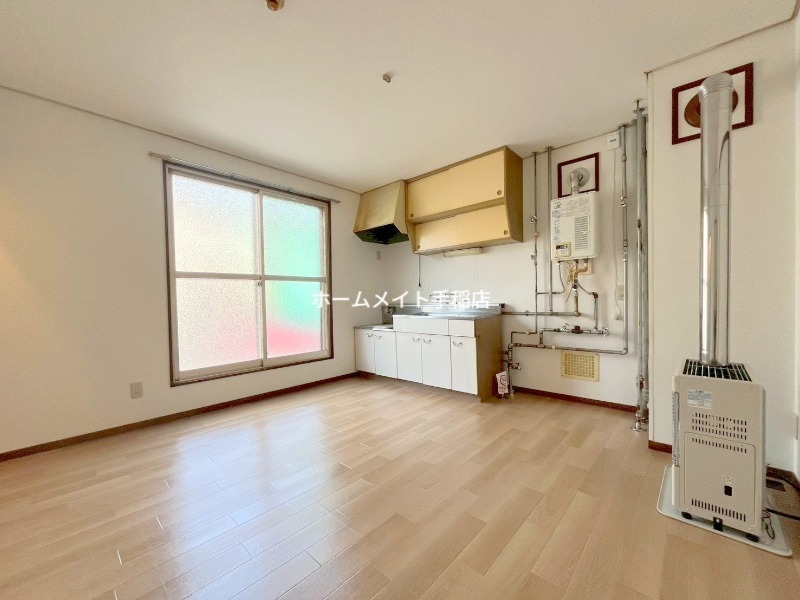 居室・リビング　広々リビングスペースございます！