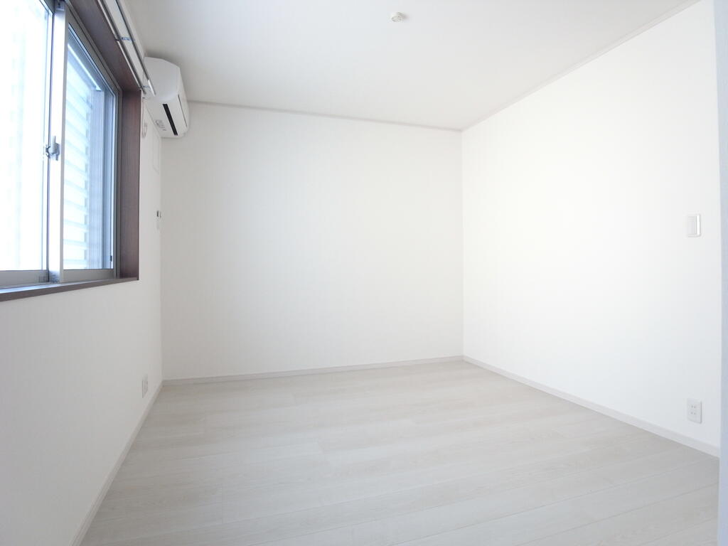 居室・リビング　北側　洋室