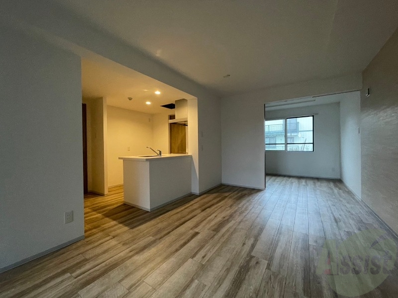 居室・リビング　広々としたリビングですね。使い勝手がよさそうですね！