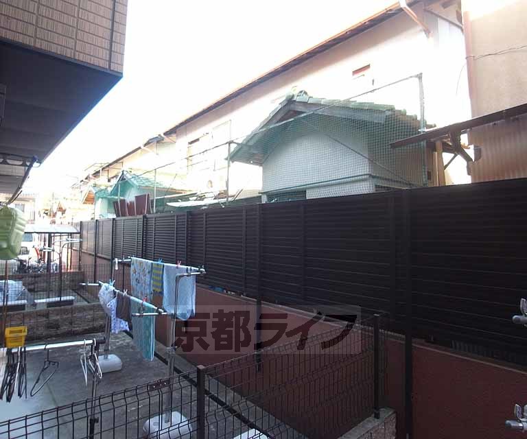 眺望　とっても広い庭つきです。