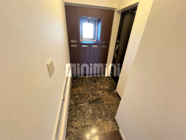 玄関　１３０３号室