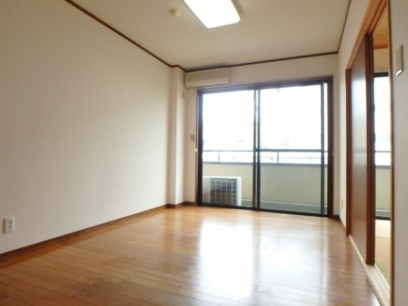 居室・リビング　図面と現状に相違がある場合には現状を優先