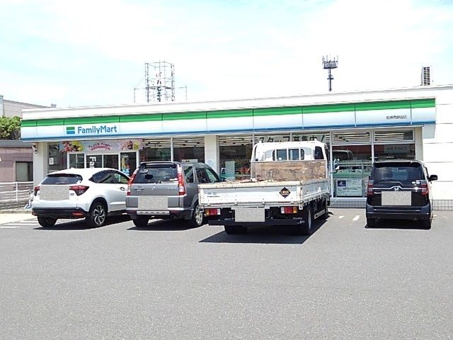 コンビニ　ファミリーマート姶良西餅田店（コンビニ）まで450m