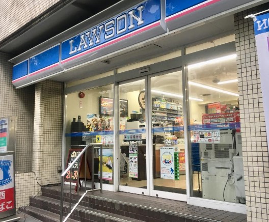 コンビニ　ローソン本郷一丁目店（コンビニ）まで184m