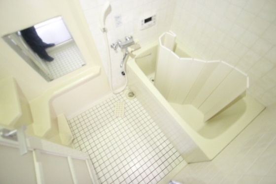 バス・シャワールーム　※別部屋の写真です