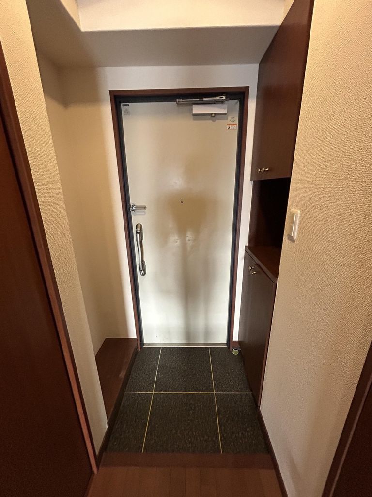 玄関　キッチン