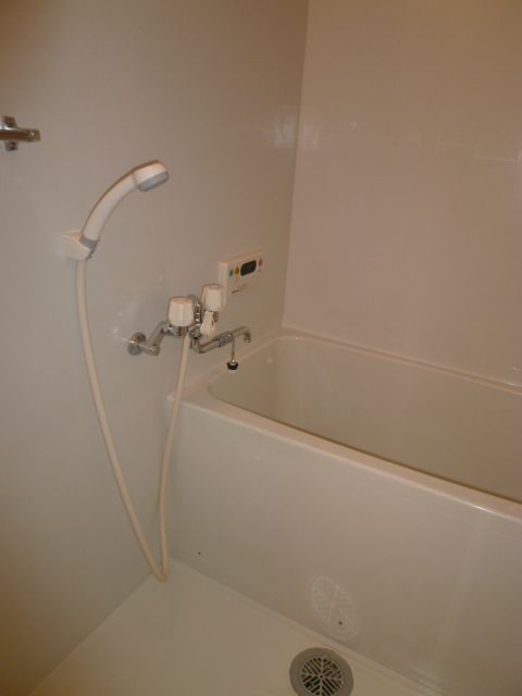 バス・シャワールーム　清潔感のあるお風呂です！