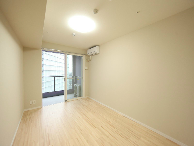 その他　洋室7.9帖　南面バルコニー　エアコン完備