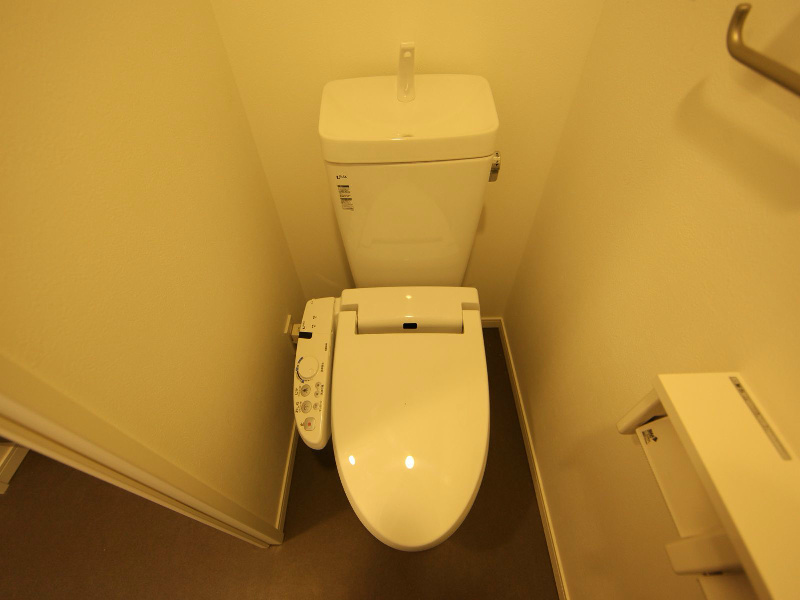トイレ　温水洗浄便座付トイレ