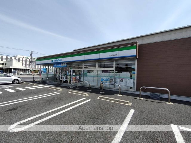 コンビニ　ファミリーマート小牧西島町店（コンビニ）まで413m