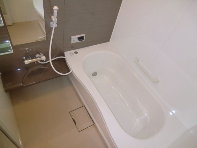 バス・シャワールーム　追焚機能付き一坪バス