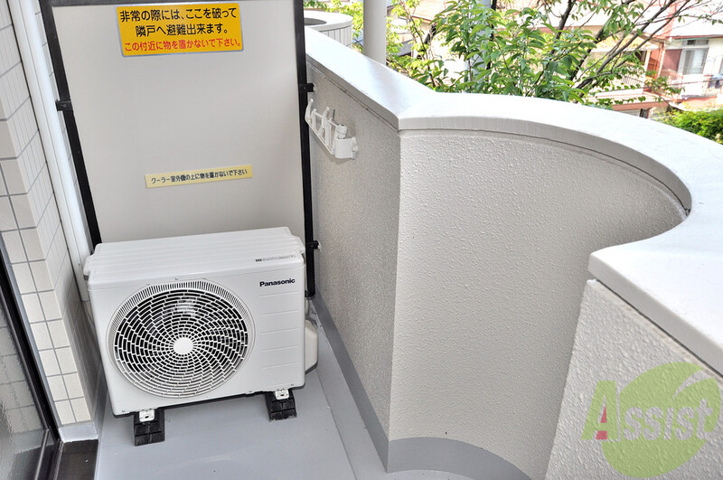 バルコニー　バルコニーは陽当たりが良く、洗濯物も気持ち良く乾きます。