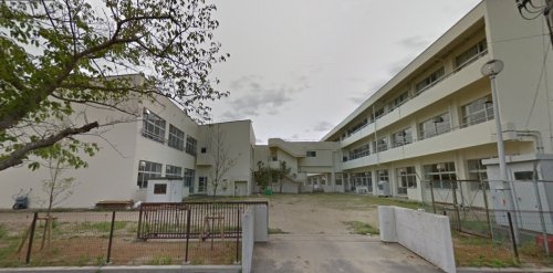 小学校　日の出小学校（小学校）まで410m