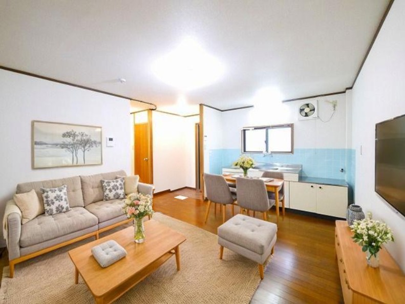 居室・リビング　CGで家具等を配置したもので家具等は含まれません