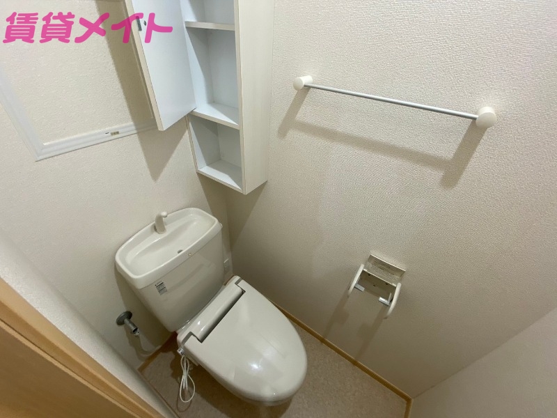 トイレ　同型写真になります。