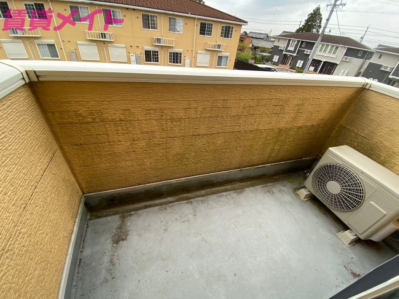 バルコニー　同型写真になります。