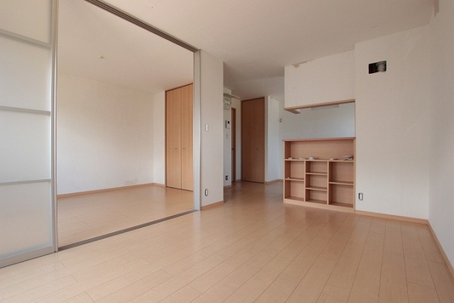 居室・リビング　写真は別部屋のものです。