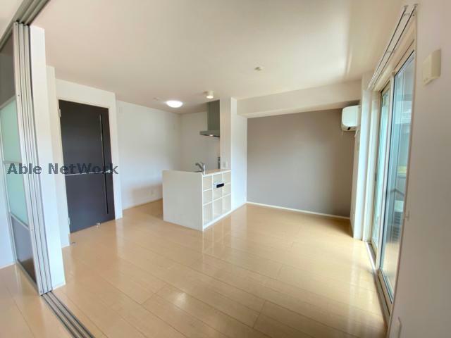 居室・リビング　同型反転