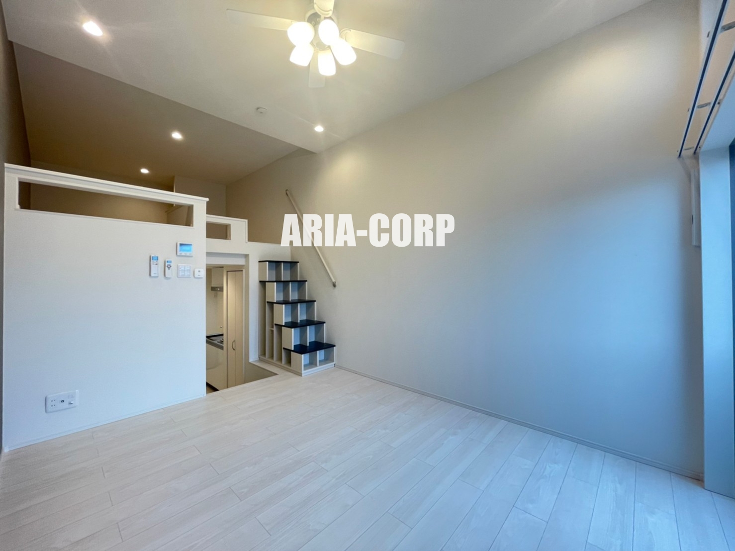 居室・リビング　天井高のある開放的な空間！お洒落な室内です！