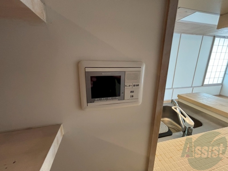 セキュリティ　ＴＶモニター付インターホンです。来客者の顔が見えるので安心！