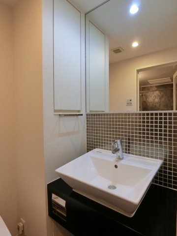 洗面設備　前面