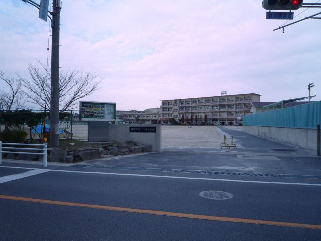 中学校　岡崎市立六ツ美中学校（中学校）まで2564m