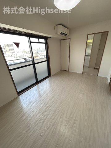 居室・リビング　明るい洋室です