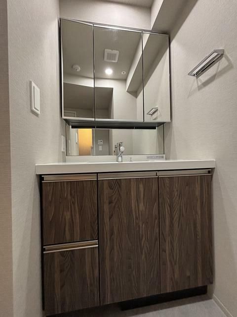 洗面設備　写真は同タイプ住居です