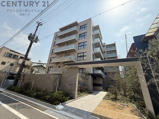 建物外観　オートロック付きで外部からの出入りが無く安心です