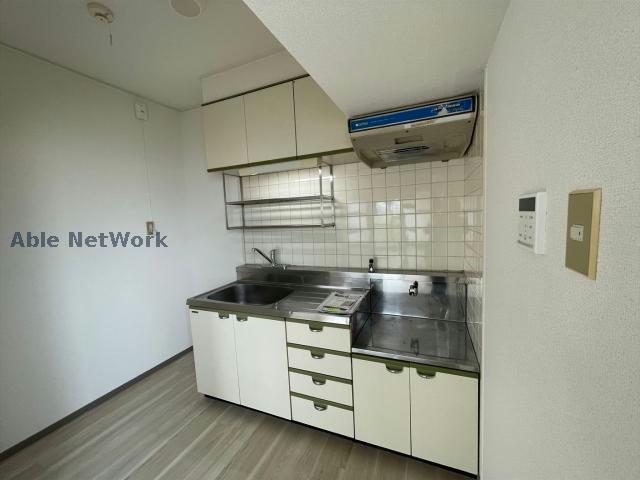 キッチン　※同物件別部屋の写真です。