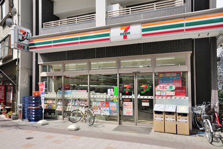 コンビニ　セブンイレブン 中央区新川2丁目店（コンビニ）まで172m