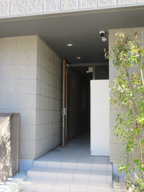 エントランス　★オートロック対応★防犯カメラあり★