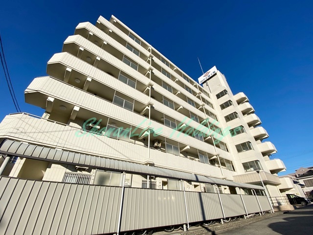 建物外観　鉄筋コンクリートマンションで防音面も安心♪