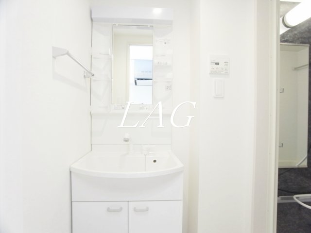 洗面設備　独立洗面台です。