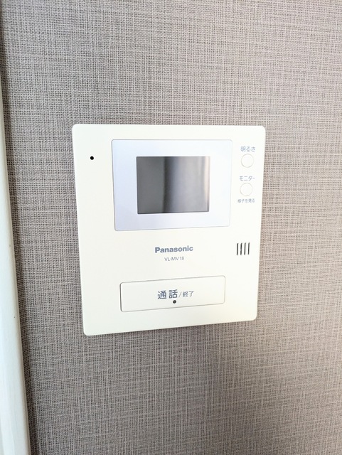 セキュリティ　★モニター付きインターホンで室内にいながら来客対応が出来ます