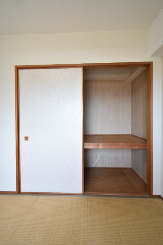 収納　押入