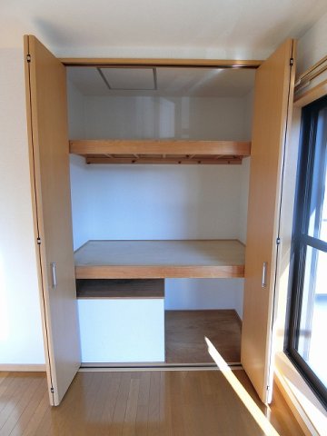 収納　2階・洋室6帖のお部屋にある収納スペースです！奥行きのある収