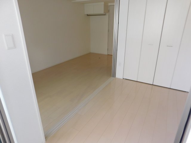 その他部屋・スペース　落ち着いて過ごせるお部屋なので、寝室にいかがでしょうか