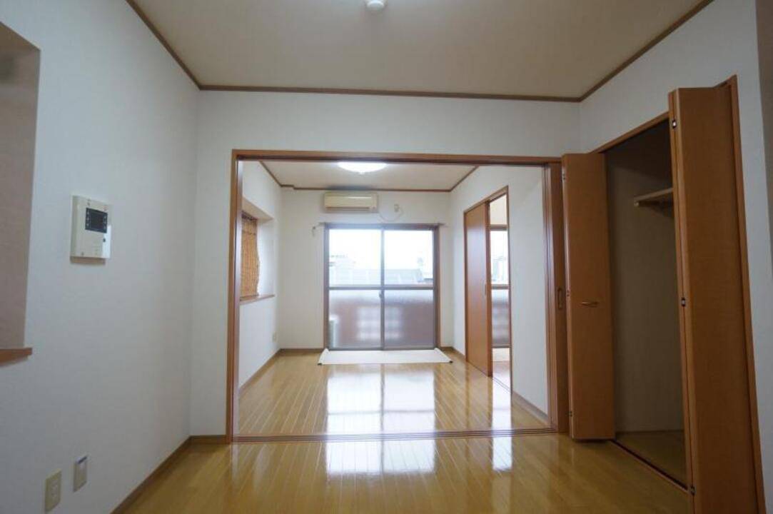 居室・リビング　リビング