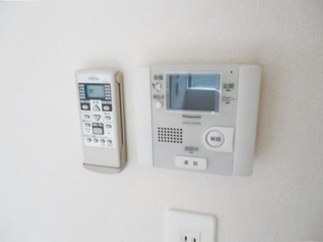 セキュリティ　女性の方でも安心のモニター付きインターホン♪