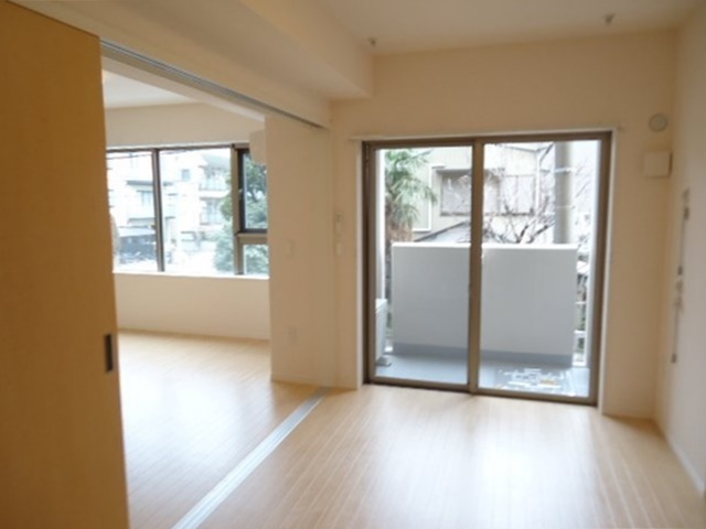 居室・リビング　開放感のあるゆったりとしたお部屋です♪