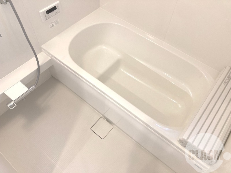 バス・シャワールーム　浴室乾燥機＆追焚機能付き広々バスルーム♪