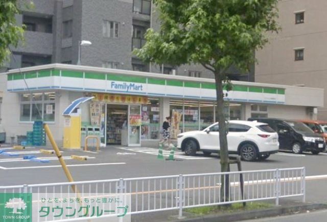 コンビニ　ファミリーマート（コンビニ）まで220m