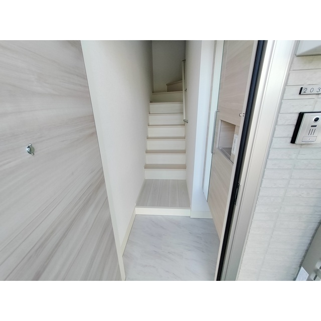 玄関　同タイプの画像使用中です