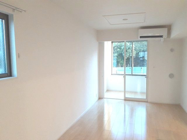 居室・リビング　ゆったりとした居間です